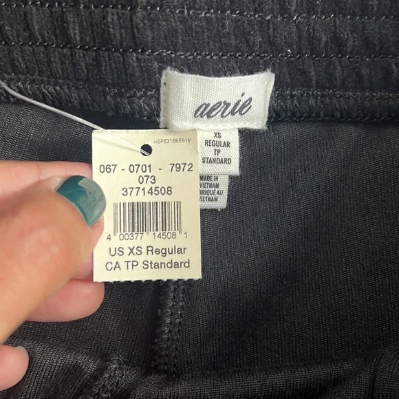 NWT Aerie Groove On Velour Ribbed Flare Pants High Waist Black / Women's XS - Picture 2 of 7